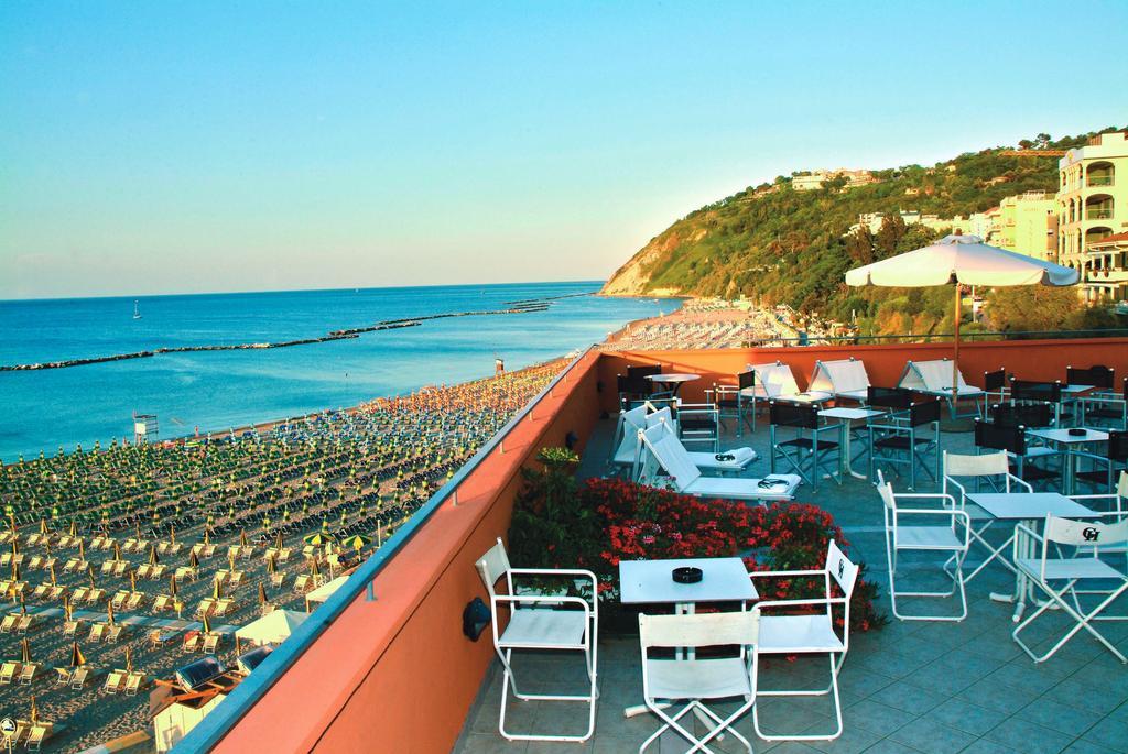 Giovanna Regina Hotel Gabicce Mare Exterior foto